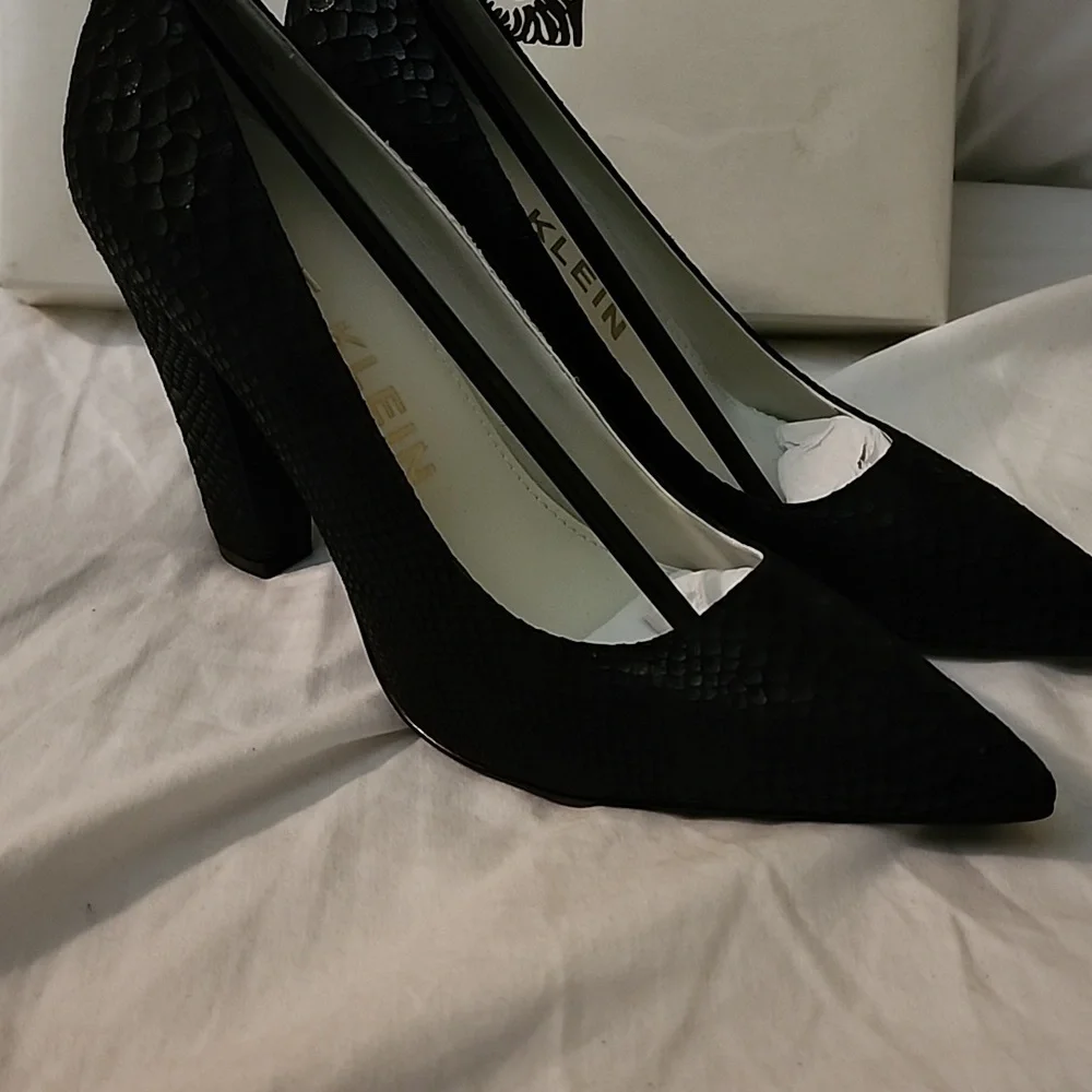NWOT Anne Klein with Box Size 7 1/2 - Picture 2 of 2